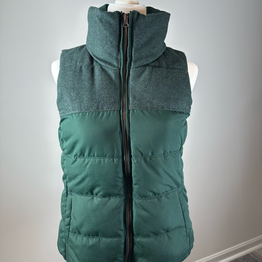Old Navy Forest Green Puffer Vest Women’s Small Warm Quilted Winter Layer